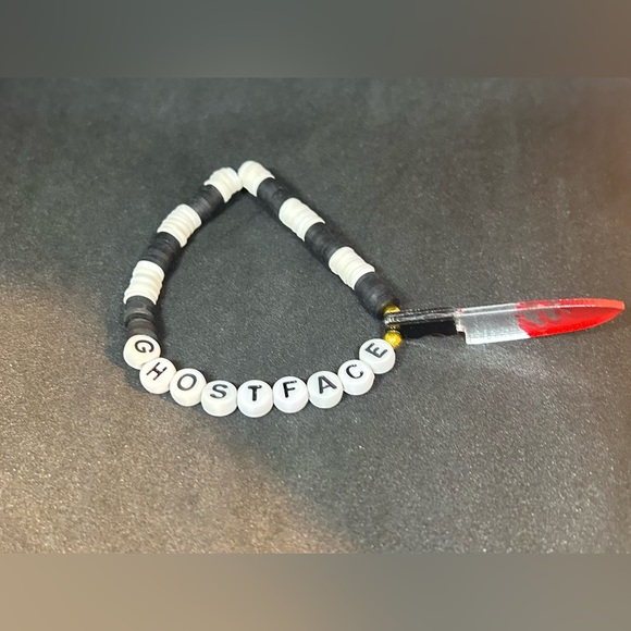 Ghostface (Horror Film) Heishi Charm Bracelet - Picture 4 of 8